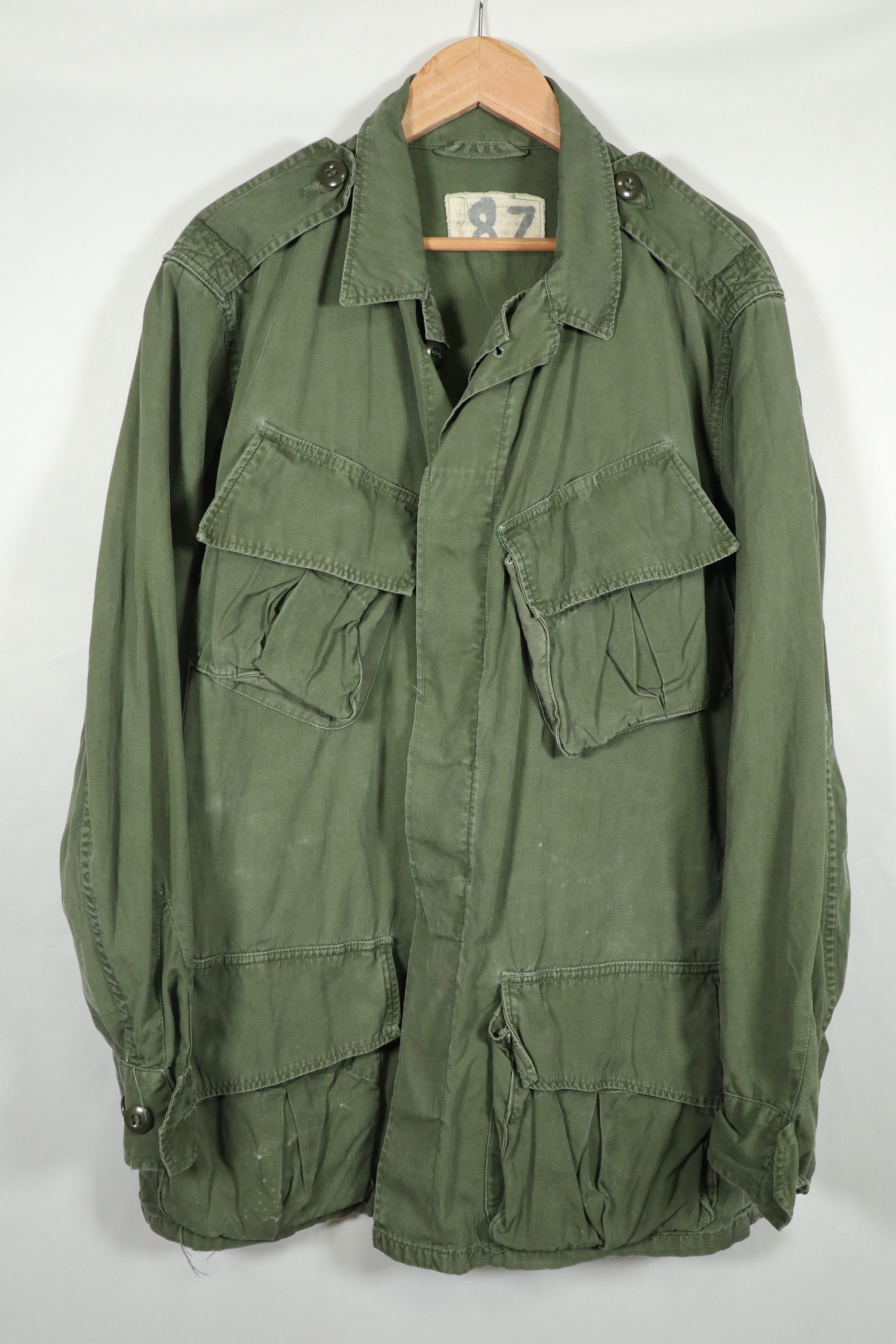 Real 2nd Model Jungle Fatigue Jacket REGULAR -SMALL Stains and scratches, used.