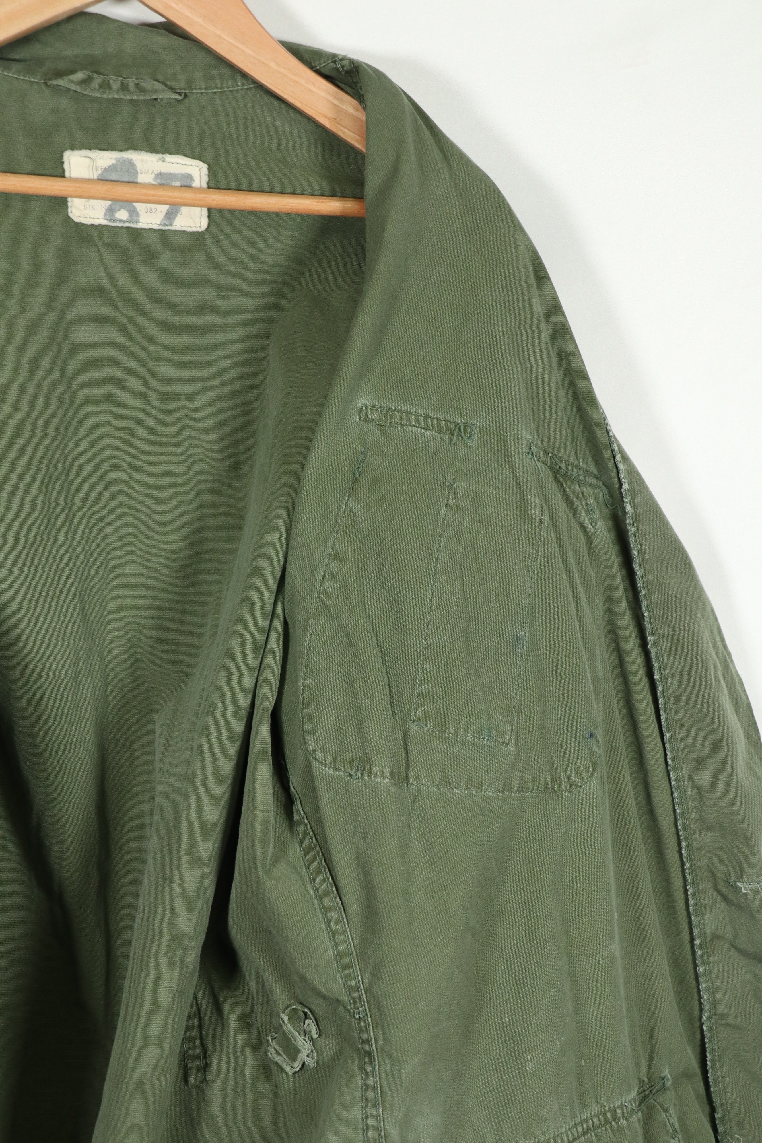 Real 2nd Model Jungle Fatigue Jacket REGULAR -SMALL Stains and scratches, used.