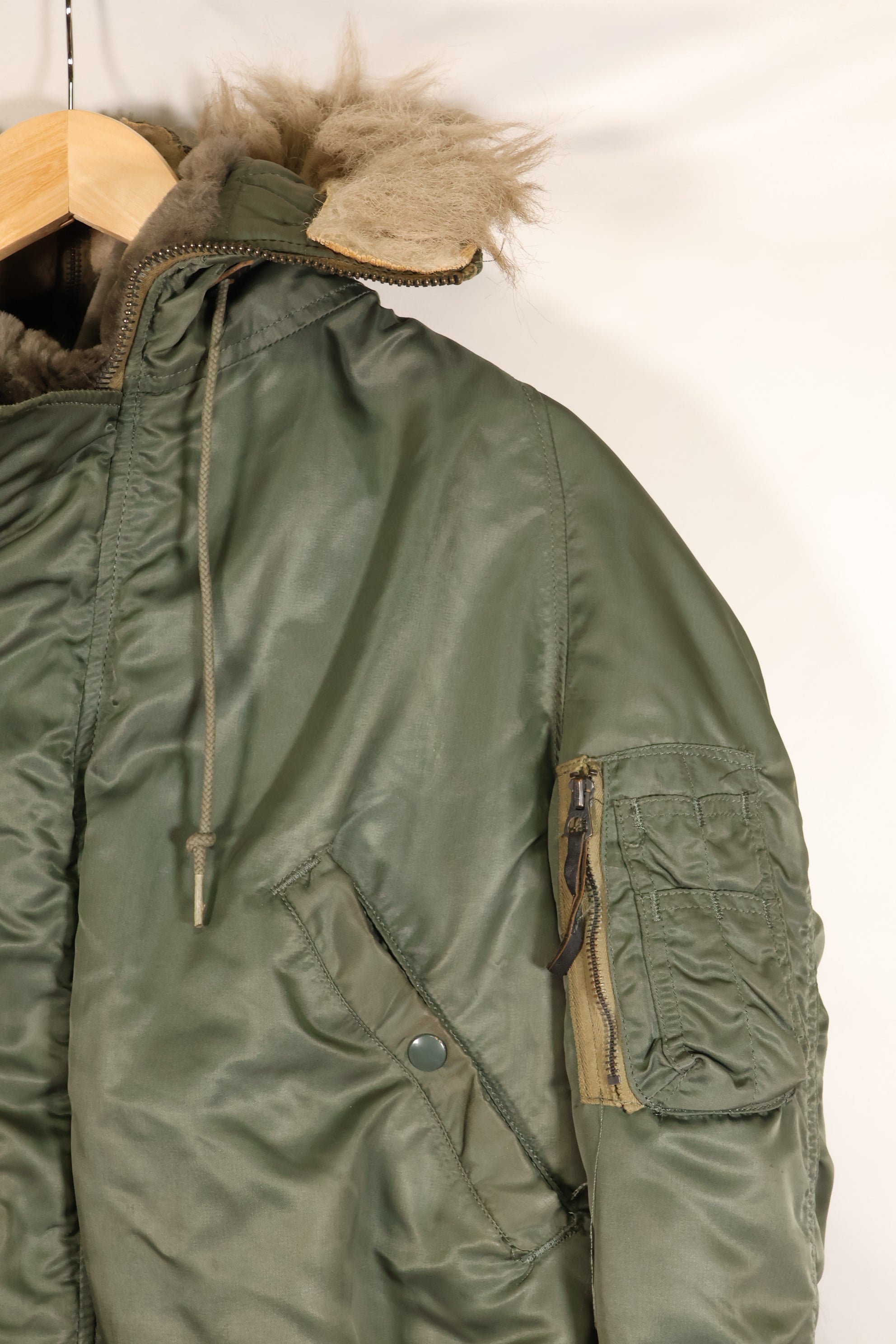 Late 1980s, MEDIUM, Civilian Use, Made by Alpha Industries, N2-B Flight Jacket, Used