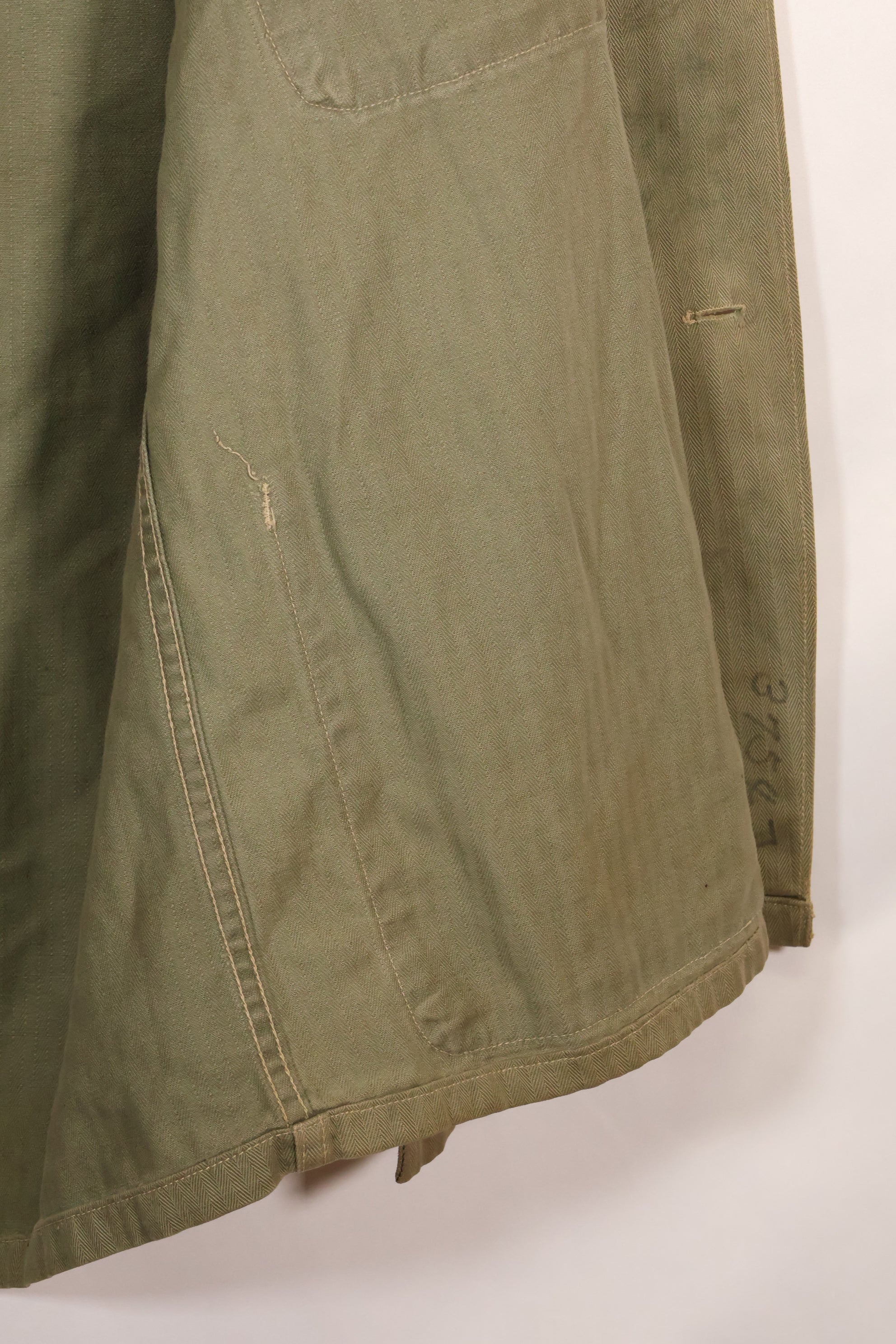 1940's U.S. Marine Corps USMC P-47 HBT Utility Jacket Used