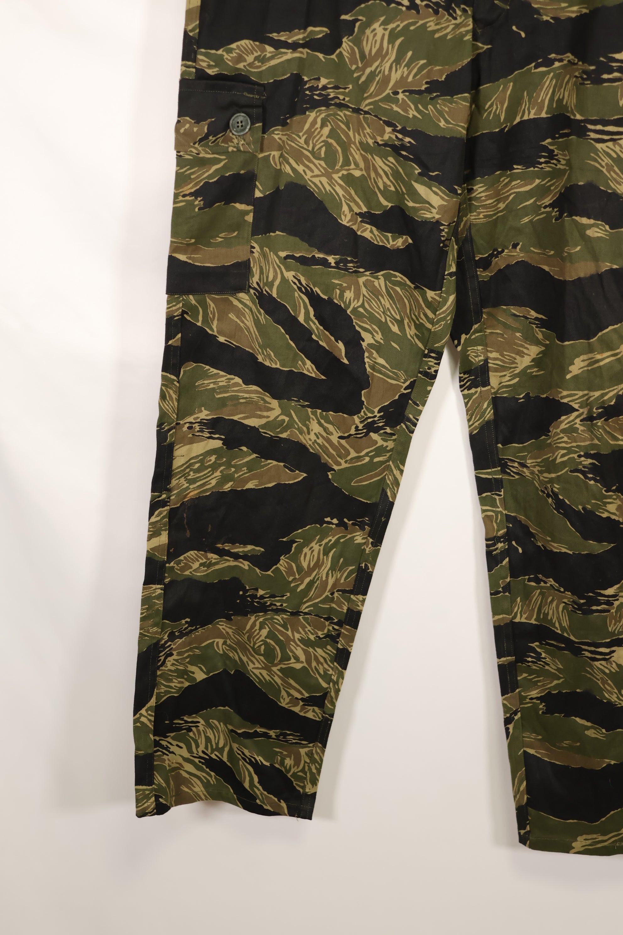 Real deadstock Okinawa Tiger Tiger stripe US cut pants US-S with Okinawa inspected stamp