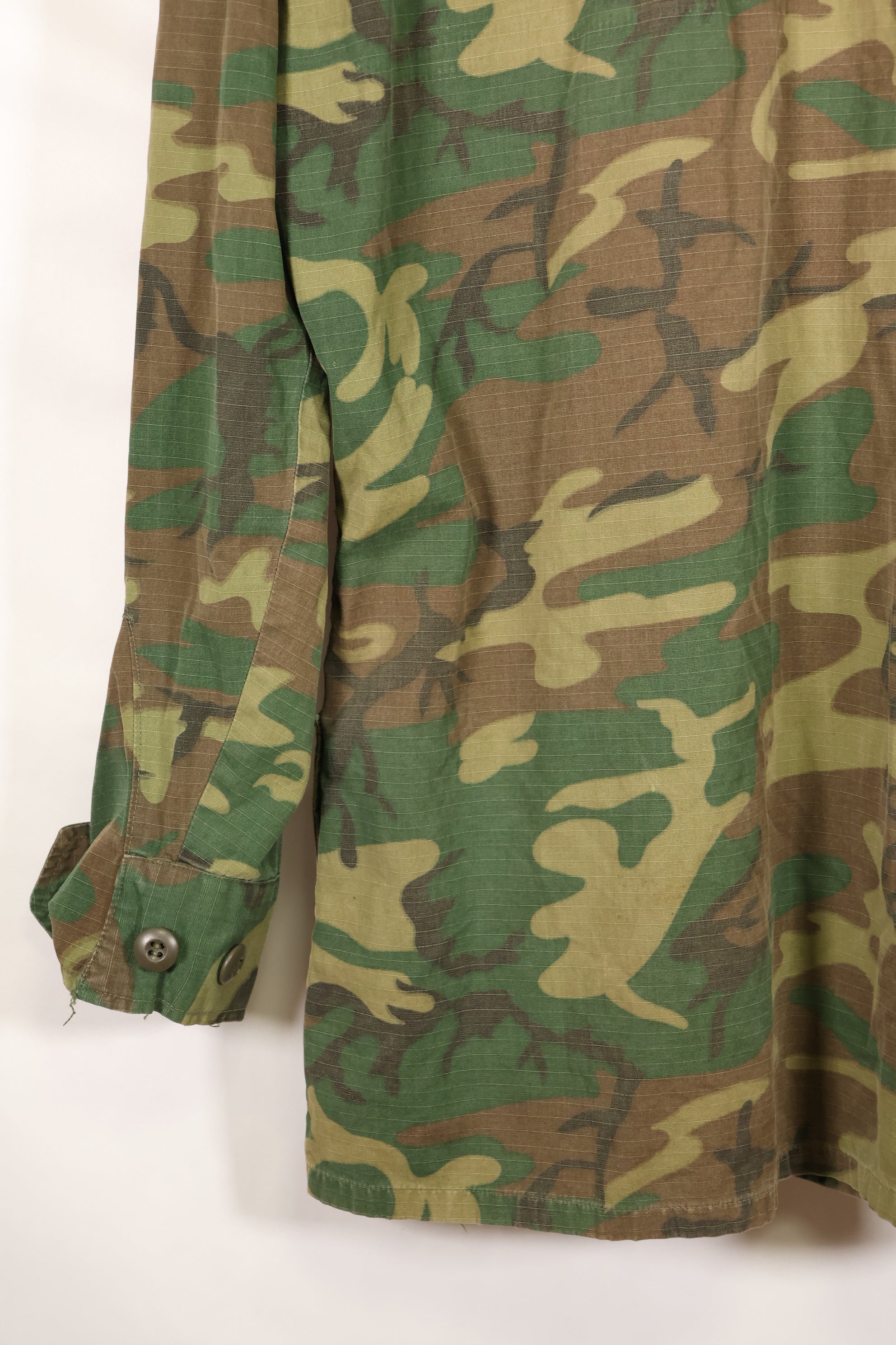 1968 Contract L-R Ripstop ERDL Camouflage Jungle Fatigue Jacket in good used condition