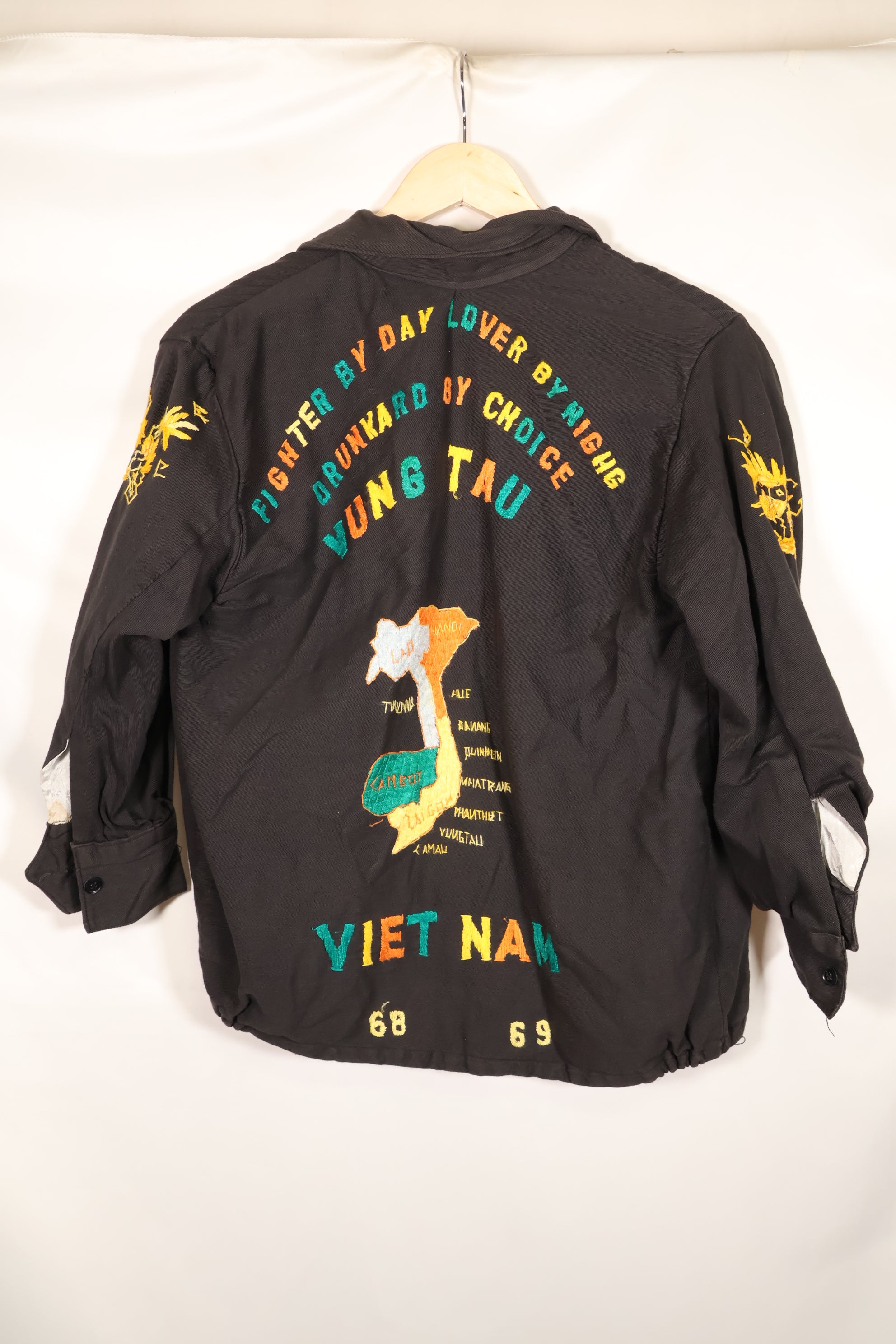 1968-1969 Vietnam War Tour Jacket Viet Jean, good condition, used.