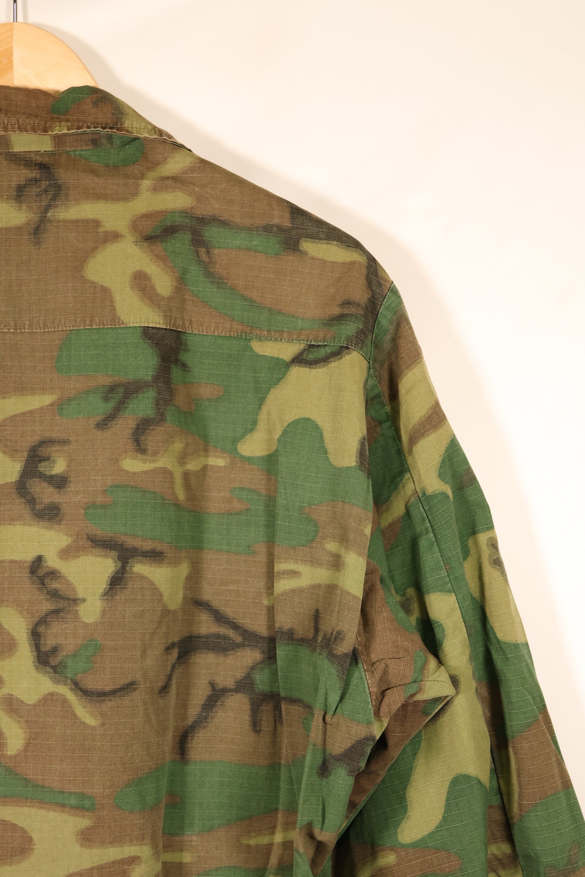 1969 Contract, M-S, U.S. Military, ERDL, Green Leaf Camo, Fatigue Jacket, Good Condition, Used