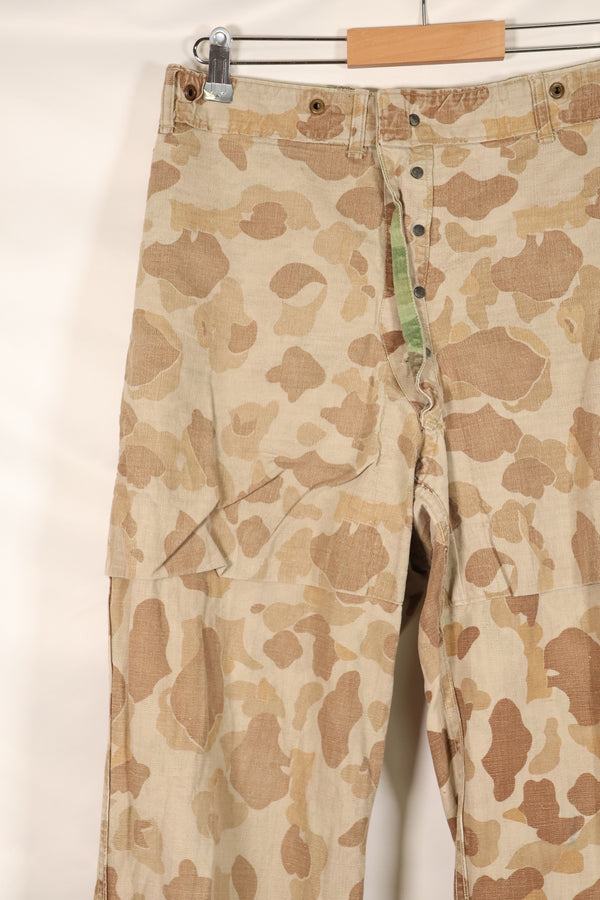 1940's P-44 frogskin camouflage pants USMC, faded, scratched, used.
