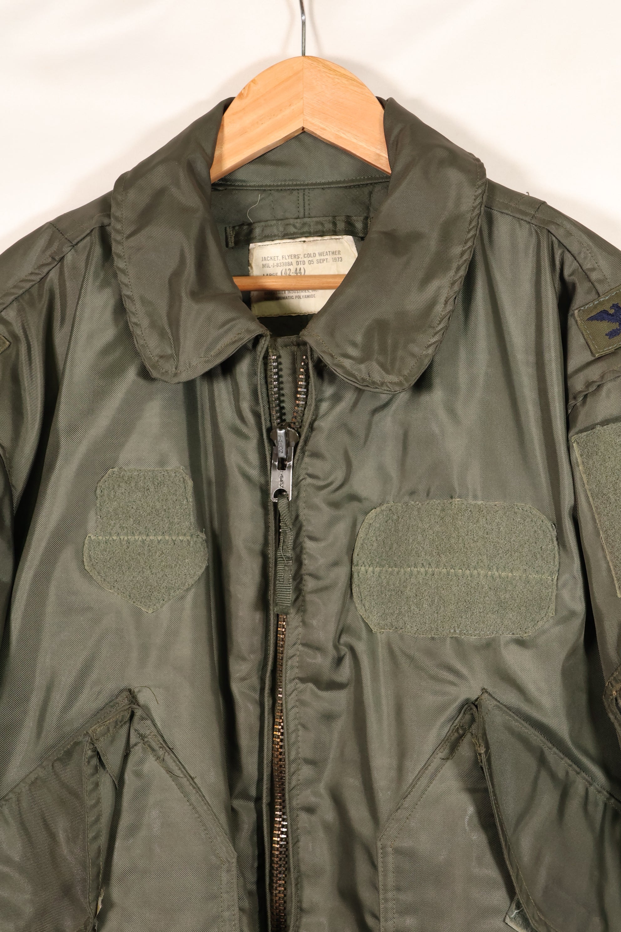 1975 Contract LARGE US Navy CWU-45P Flight Jacket with Intermediates Pockets Used