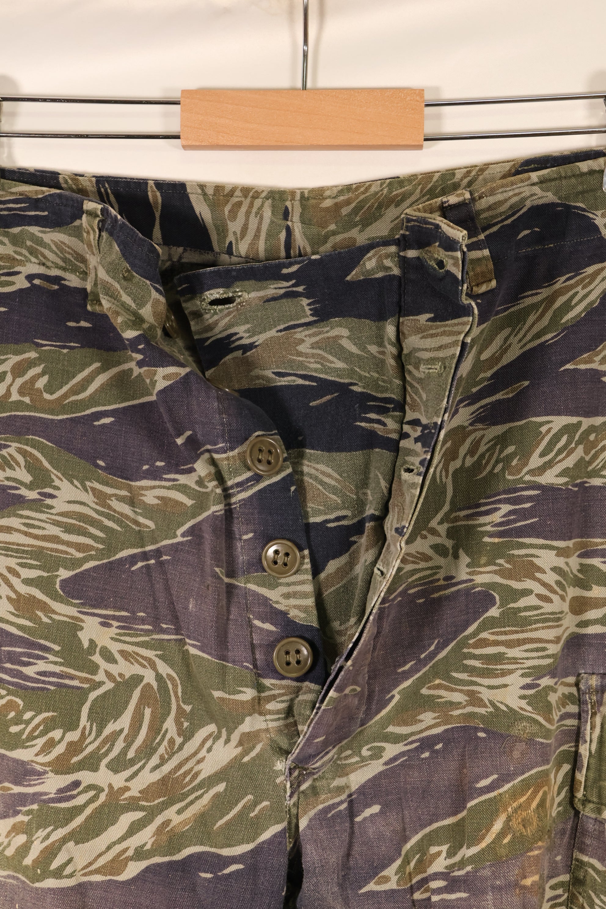 Estimated circa 1966; Privately sourced; Silver Tiger pattern; Tiger stripes; 2nd Model fatigue pants cut; Used