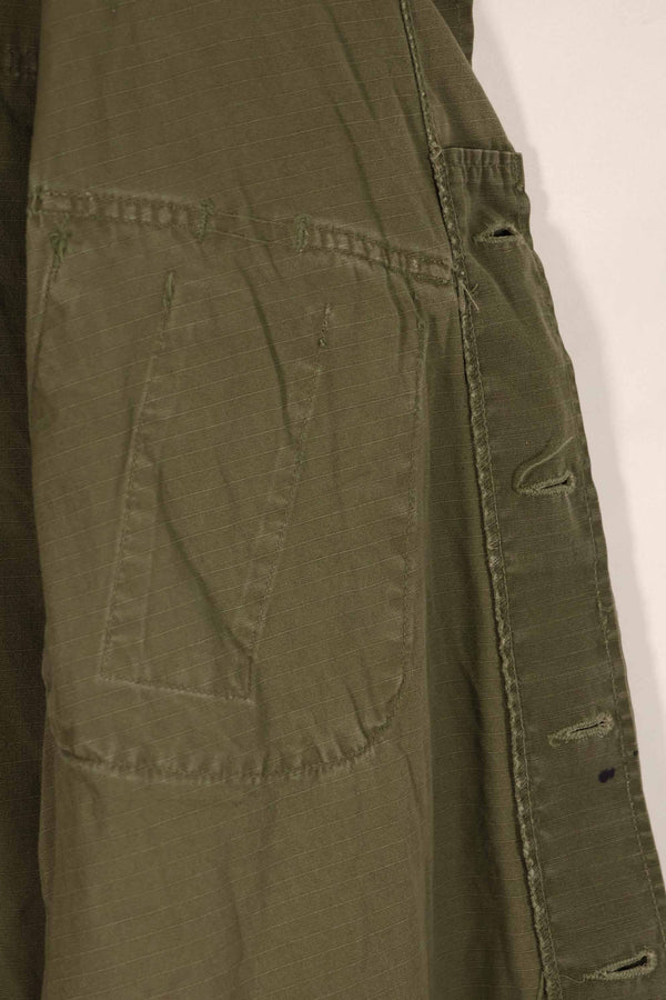 Real 1970 4th Model Jungle Fatigue Jacket M-R Sleeve stains, used.