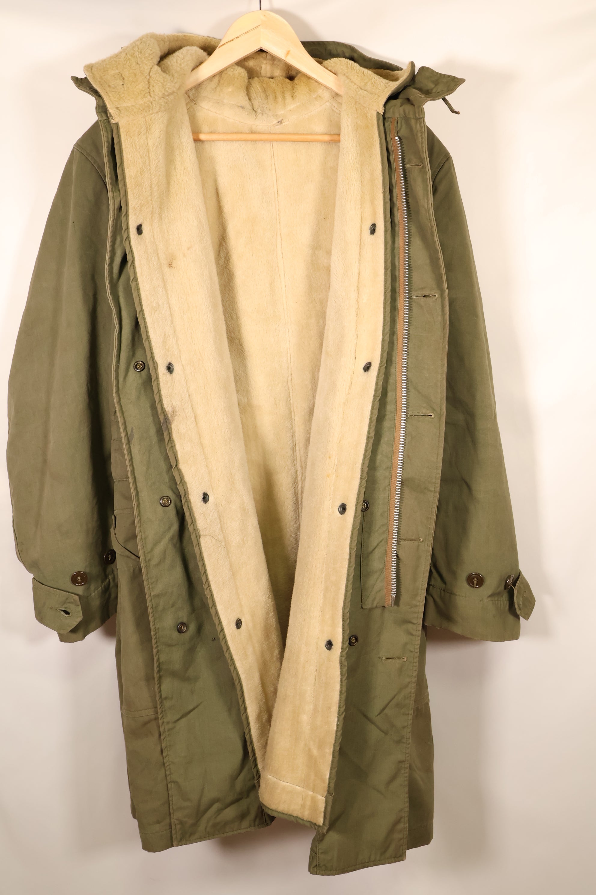 1940s MEDIUM M-1947 Field Parka, Army/Marine Corps, Shows Signs of Wear, Used