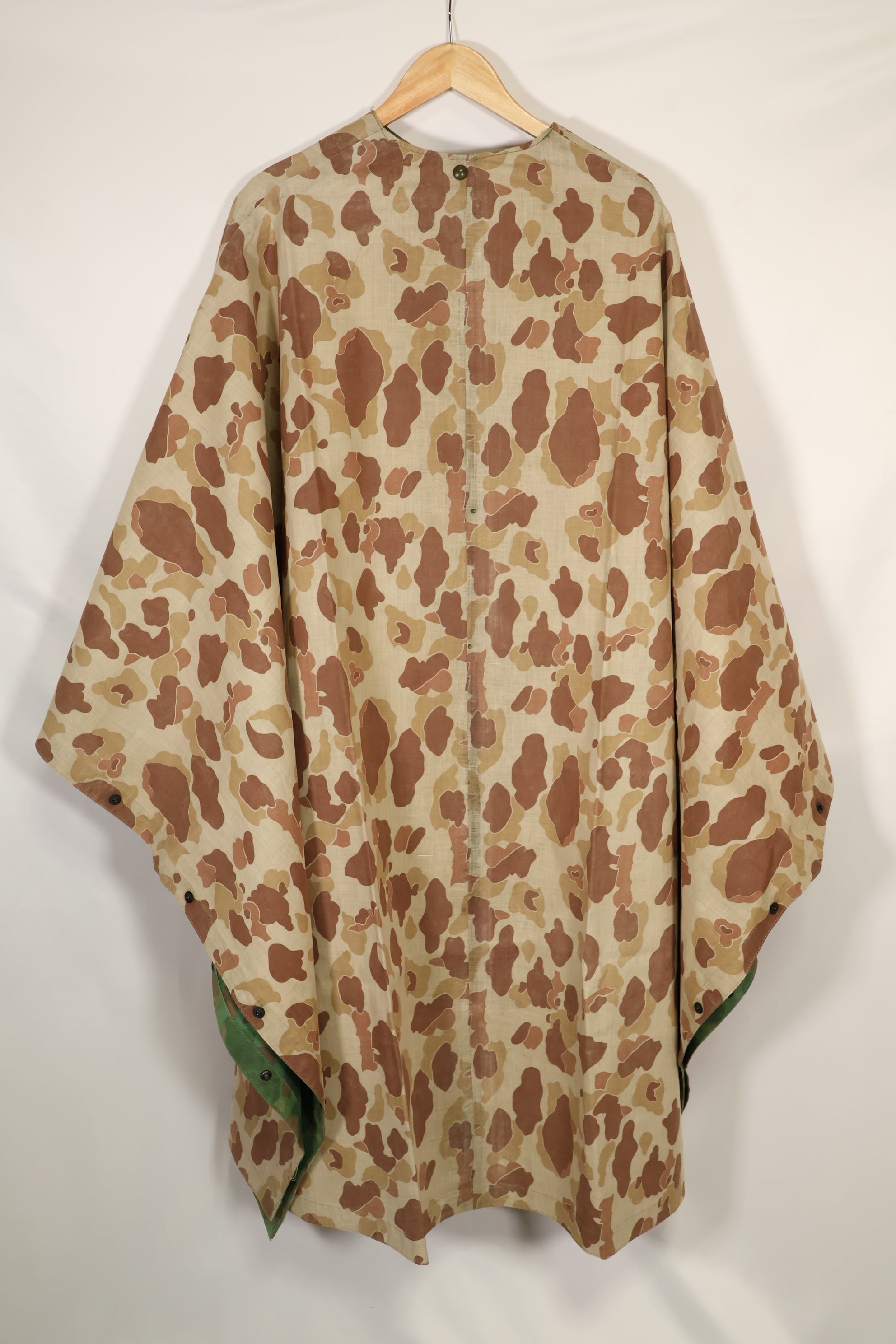 Real 1944 USMC frogskin camouflage rubberized rain poncho, good condition, used.