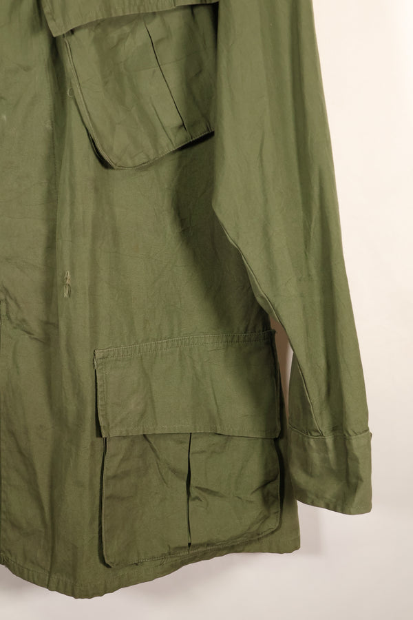 1966-67 Contract M-R Non Rip 3rd Model Jungle Fatigue Jacket in good condition.