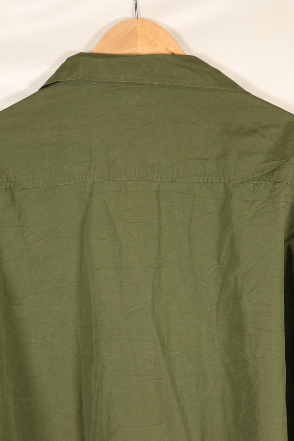 1966-67 Contract M-R Non Rip 3rd Model Jungle Fatigue Jacket in good condition.
