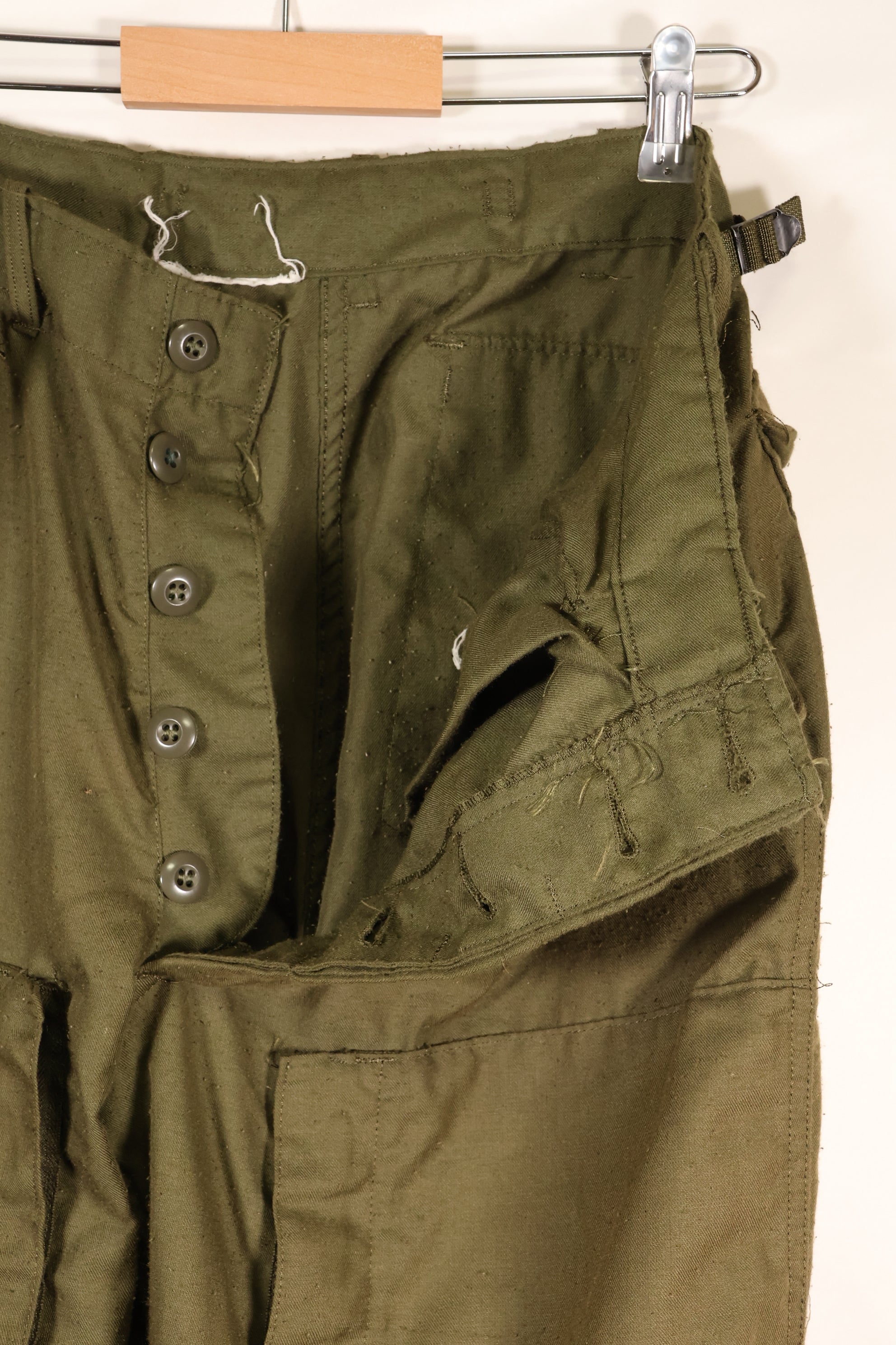 Early 1970s, estimated MEDIUM pilot fireproof pants, size tag missing, used.
