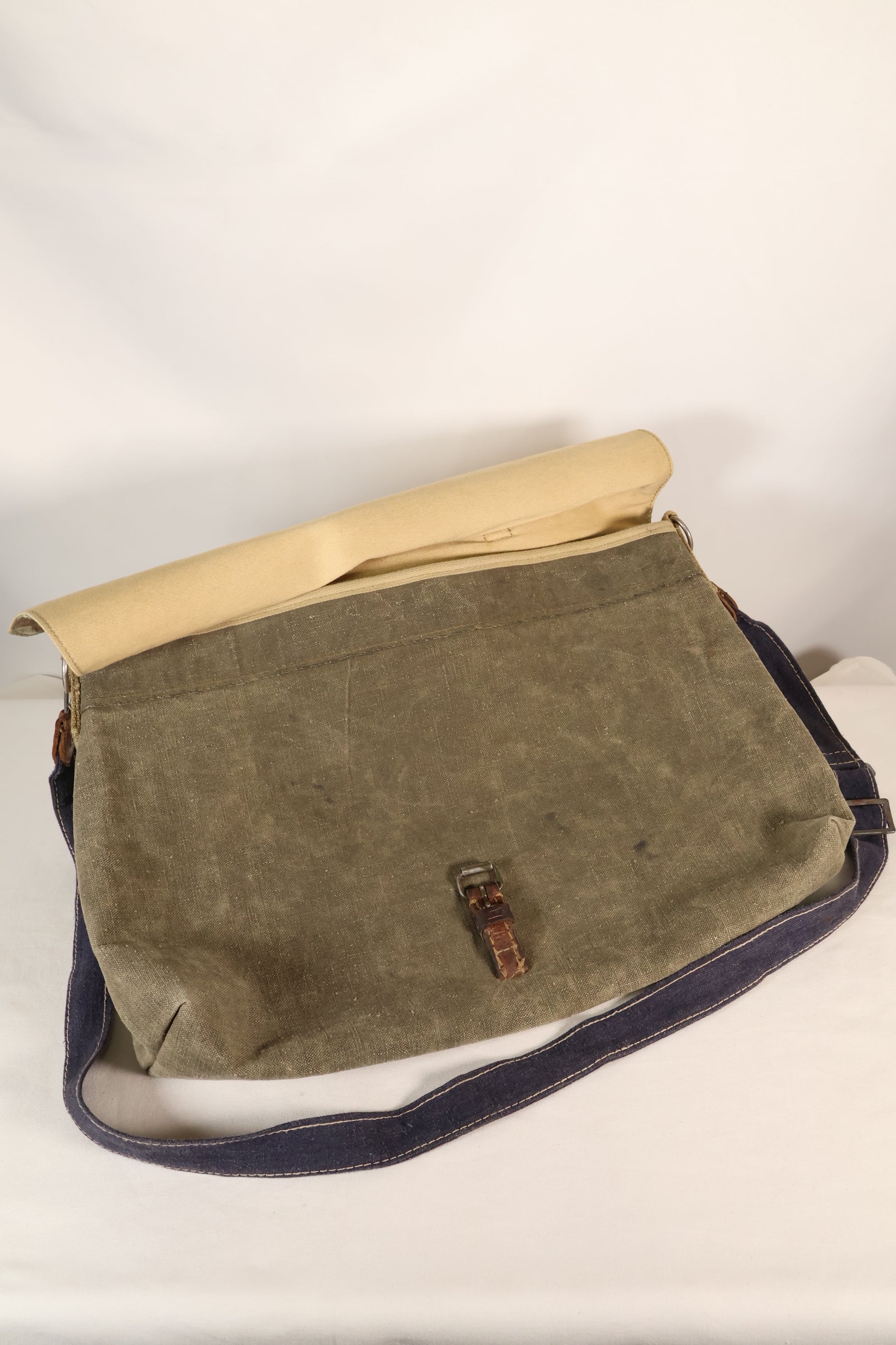 WWII German Luftwaffe splinter camouflage messenger bag made by Signal Depot, USA, using 1940s parts