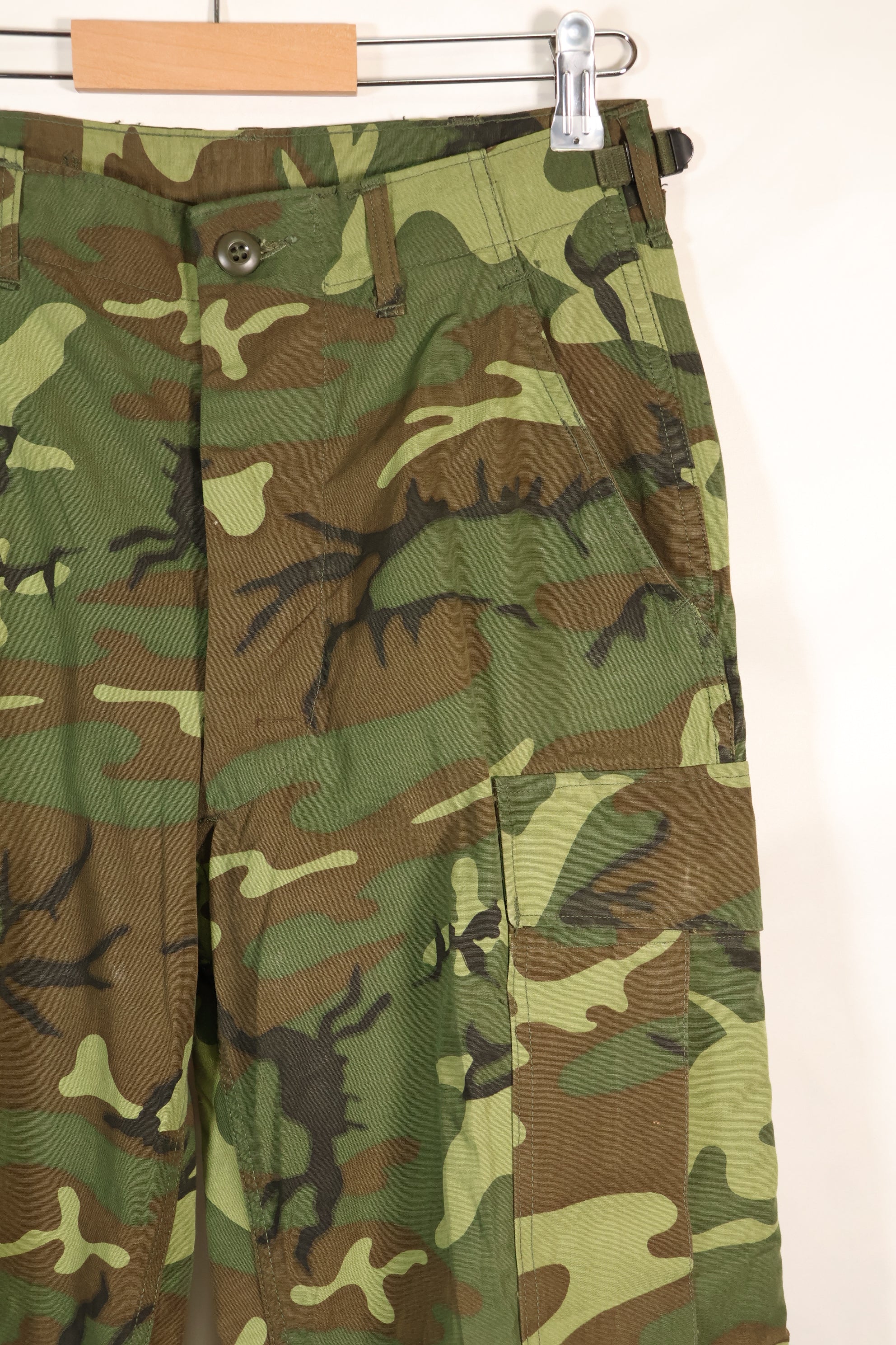 Circa 1966-67 S-R US Army ERDL Camouflage Leaf Camouflage Jungle Fatigue Pants Used 