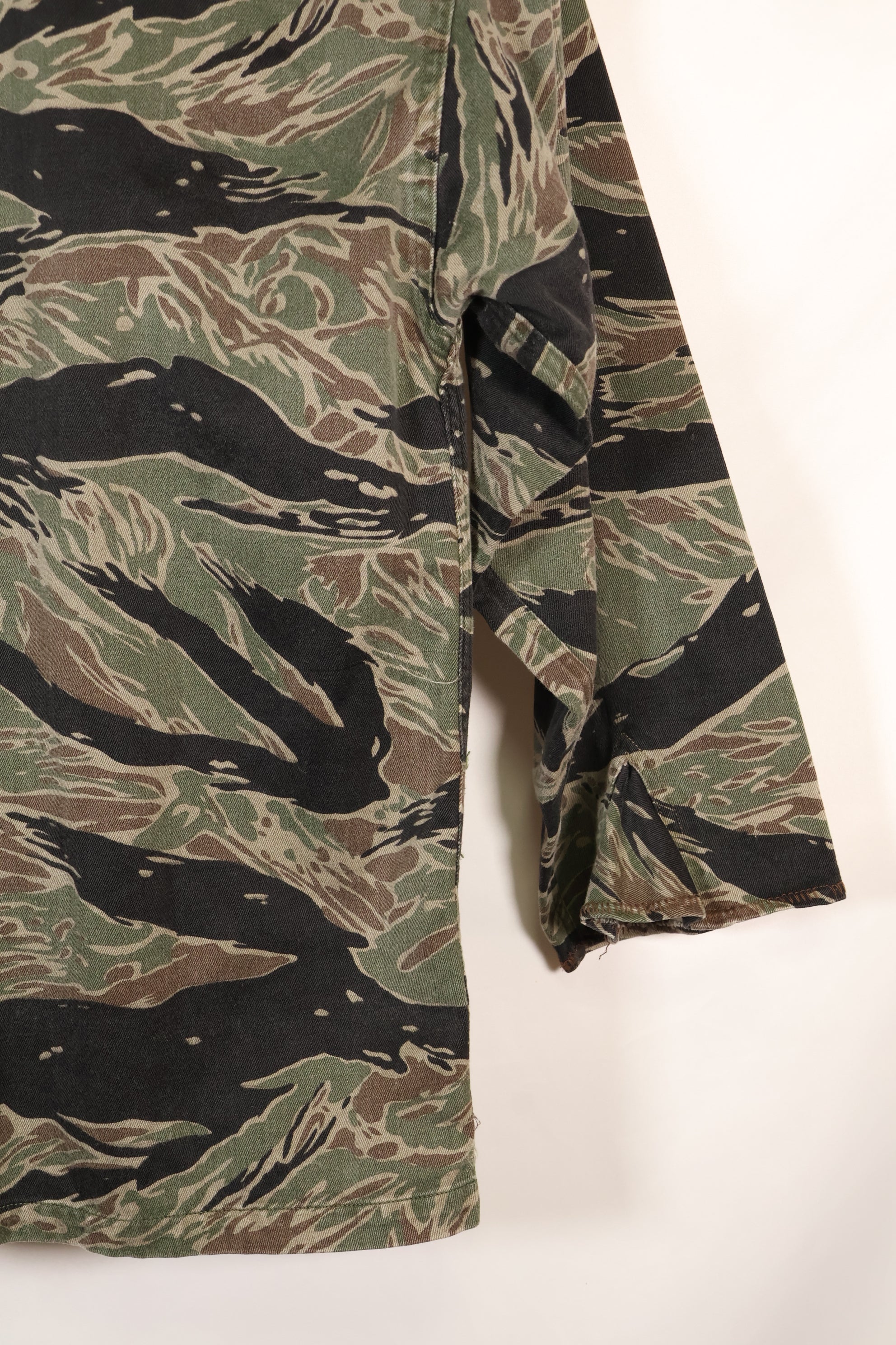 1960s Japanese Silver Tiger Asian Cut shirt, tiger stripe, used, no cuffs.