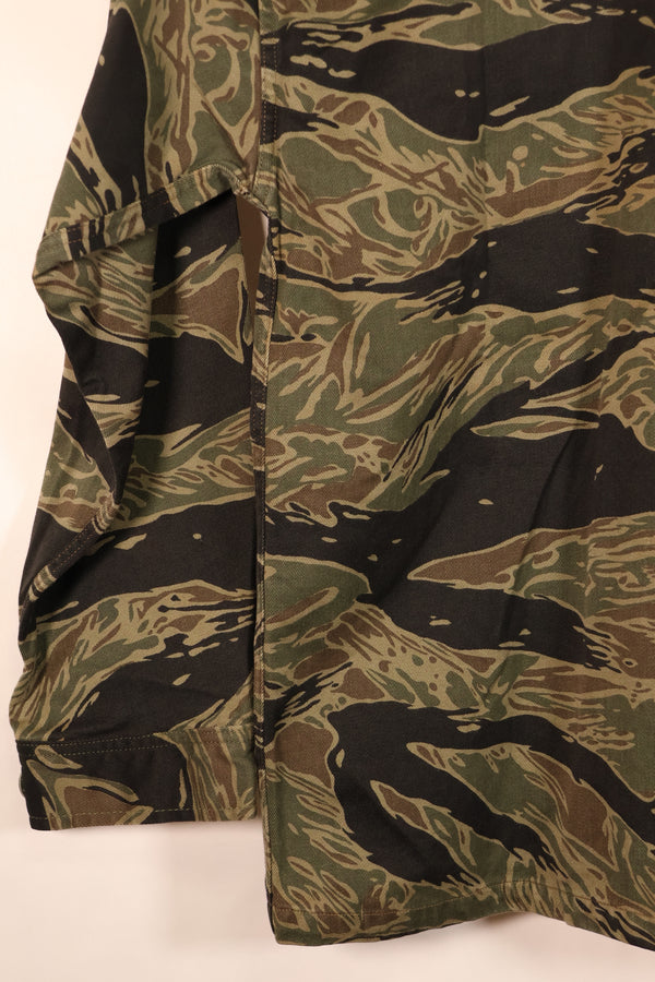 Circa 1965, Made in Japan, A-M, Silver Tiger, Asian Cut, Tiger Stripe Shirt, Good Condition, Used