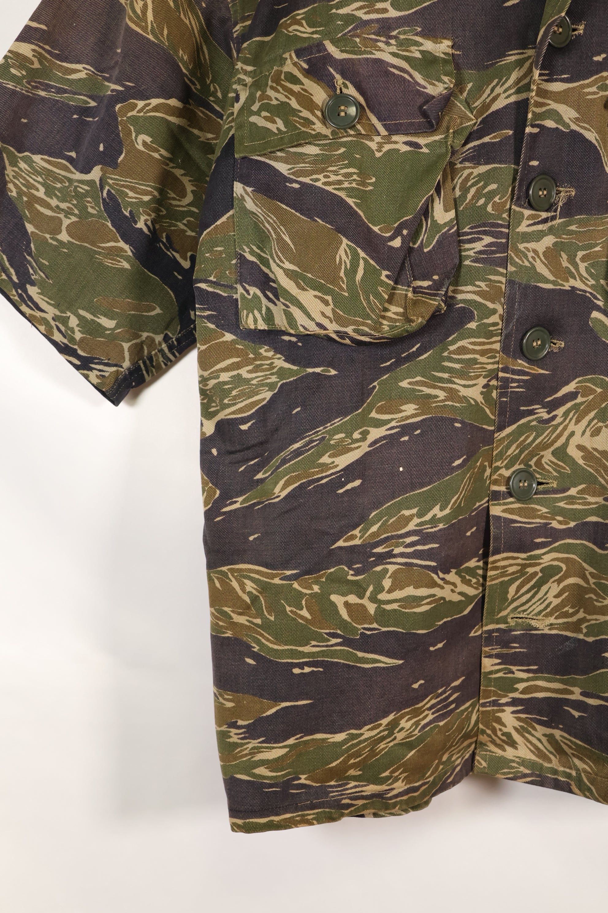 1960's semi A-M silver tiger shirt Asian cut epaulette modified used