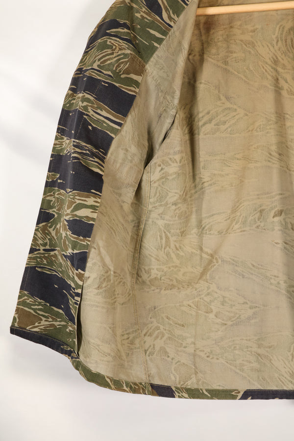 1960's semi A-M silver tiger shirt Asian cut epaulette modified used