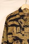 Late 1960s US-S Gold Tiger Pattern US-Cut Tiger Stripe Shirt, Used