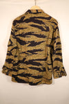 Late 1960s US-S Gold Tiger Pattern US-Cut Tiger Stripe Shirt, Used
