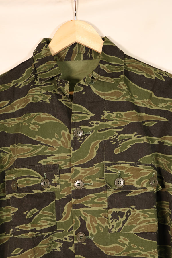 Late 1960s, Size M, Late War Lightweight, Dark-Colored, Tiger-Stripe Shirt, Used