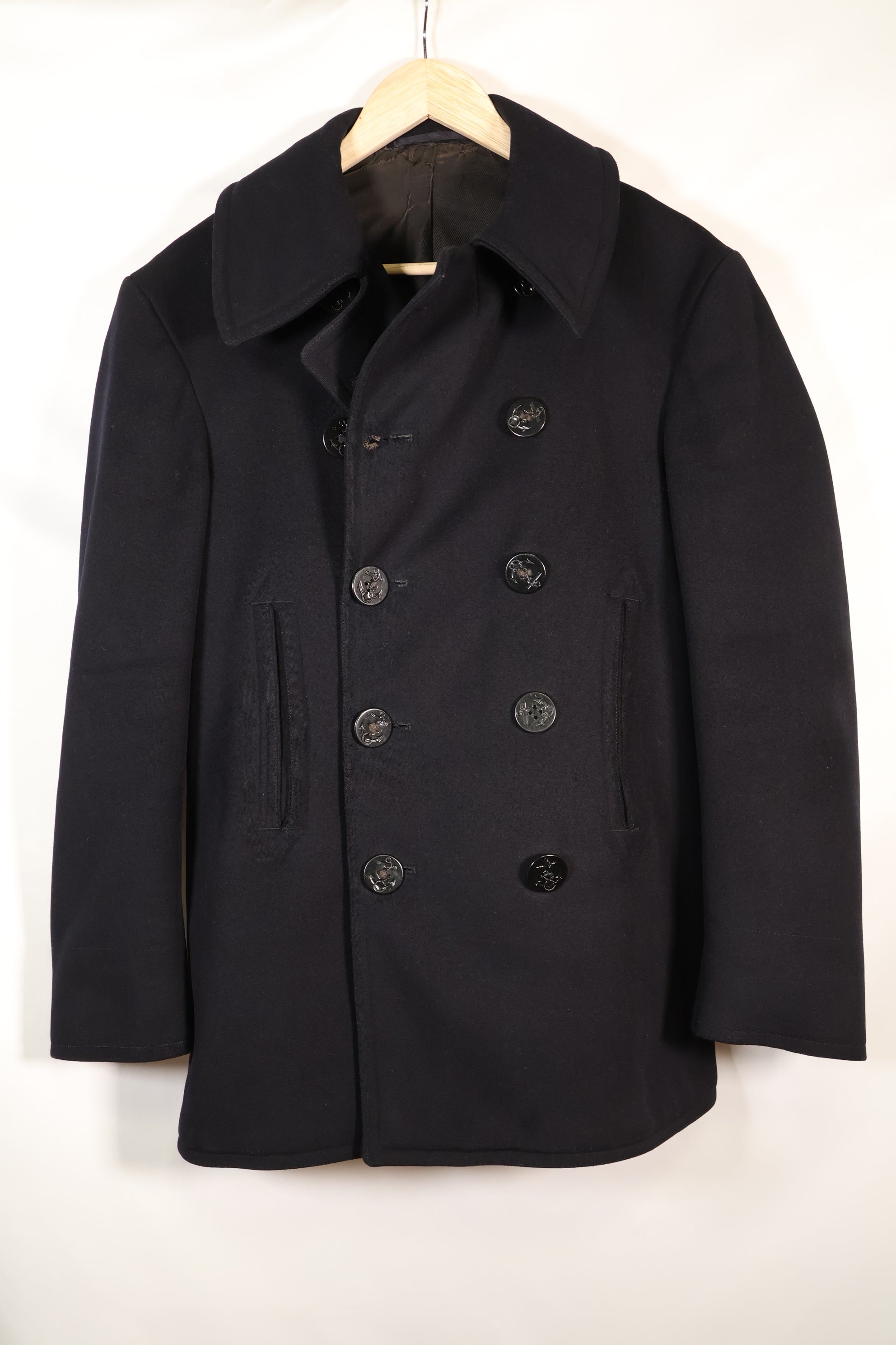 1940's estimated 38 approx. 10 buttons U.S. Navy pea coat in good condition B