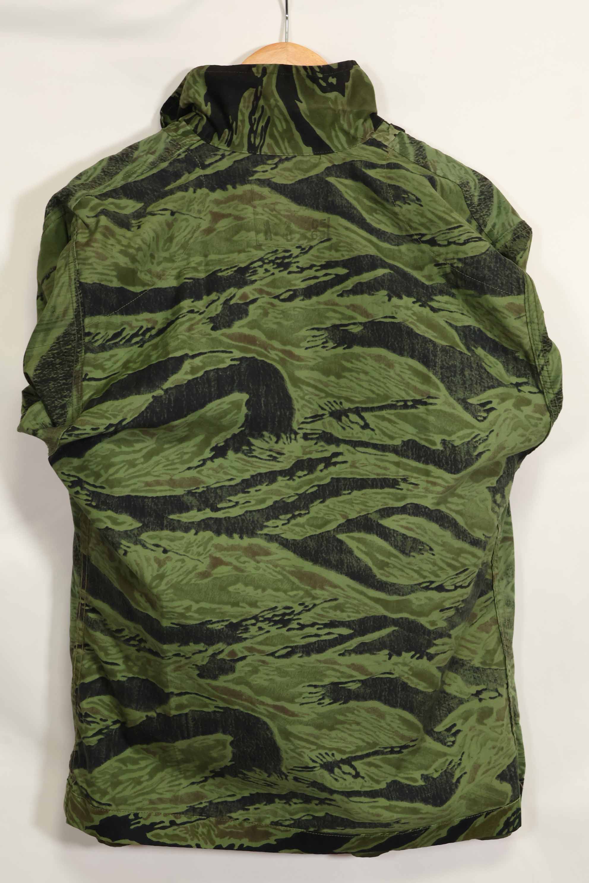 1968 4th Model VNMC Tiger Stripe Shirt, almost never used, size A-3