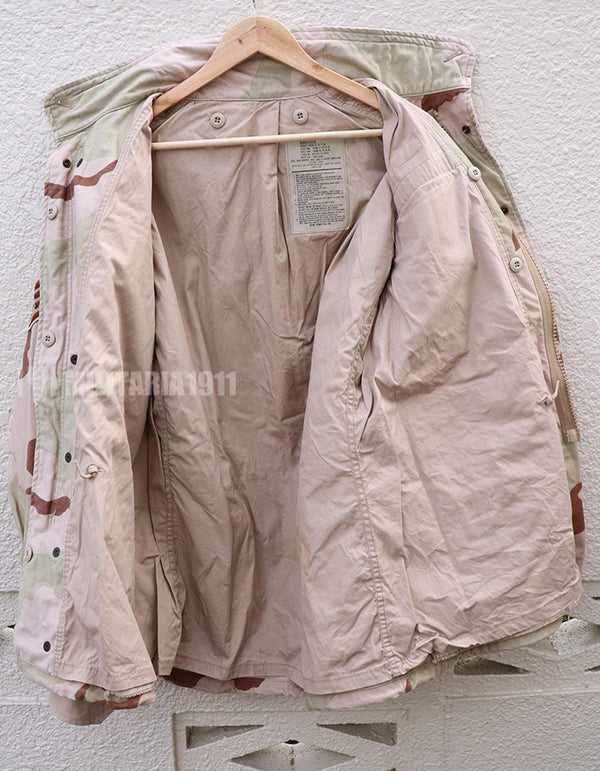 USAF 3C Desert Camouflage M65 Field Jacket, 1991, with insignia.