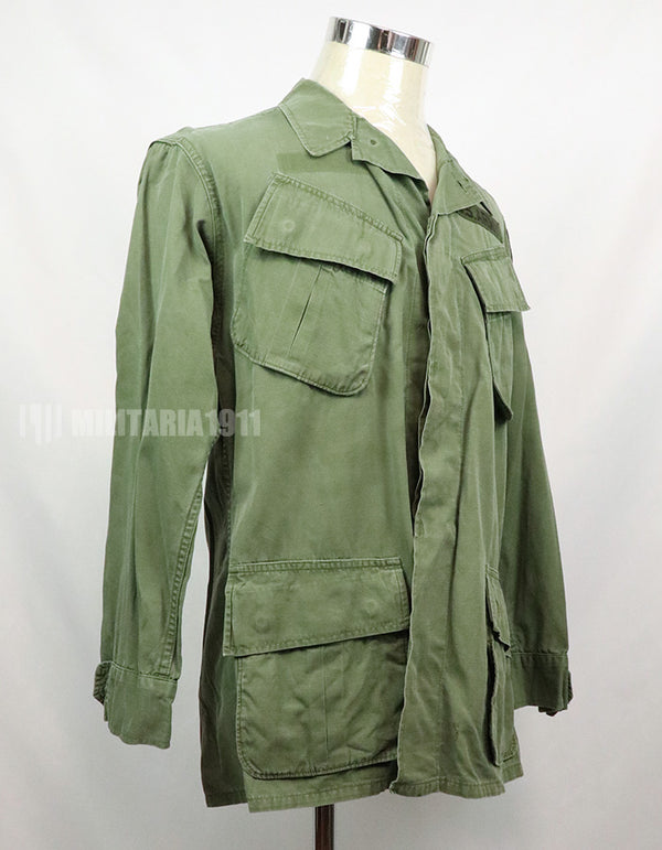 Original 3rd model, ripstop fabric, jungle fatigues, with patches, good condition, 1969 contract.