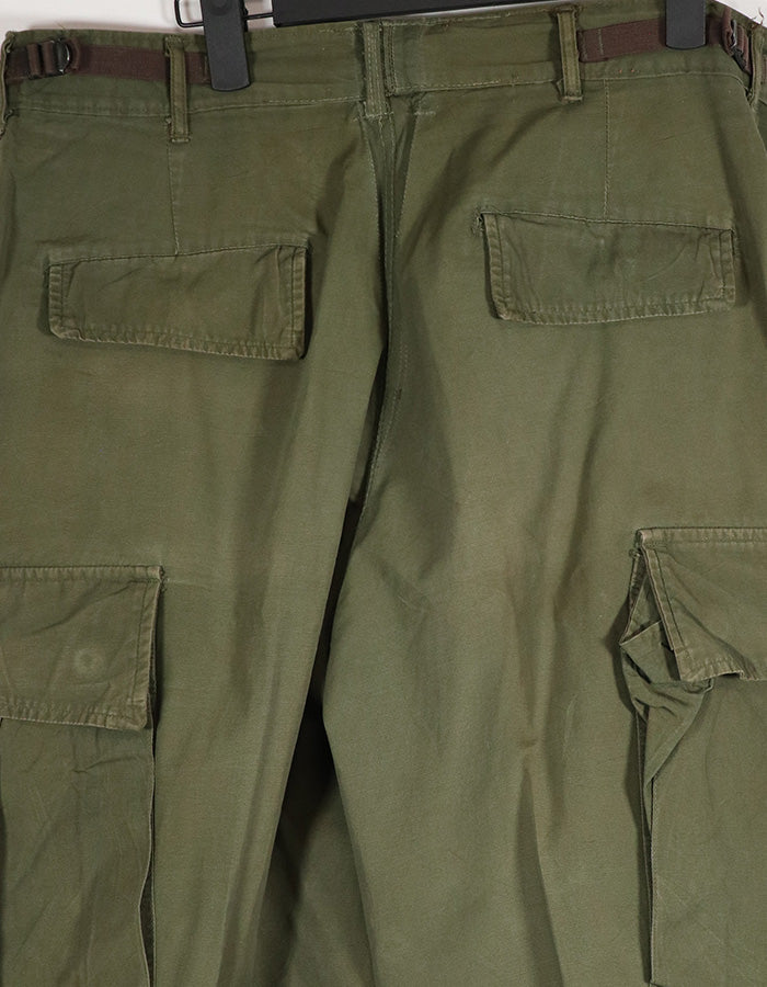 Real 1967 Poplin jungle fatigues pants, used, button damaged.